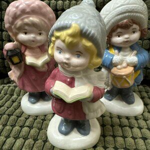 Quantity of 3 Choir singing Figurines Boy and Girl